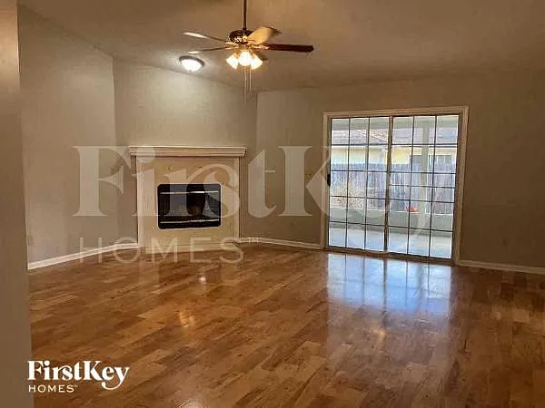 8047 Queensferry Ln — Photo 2
