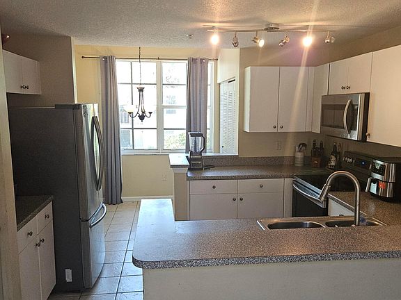4th image of 4903 Chancellor Drive #23