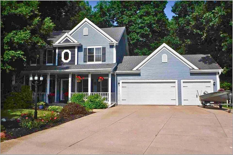 1st image of 310 Woodlands COURT