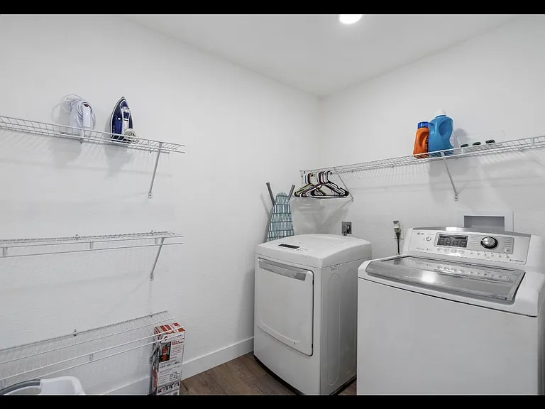 712 Glen Abbey Cir — Photo 21