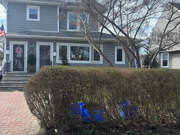 19 Garfield Pl, East Rockaway, NY