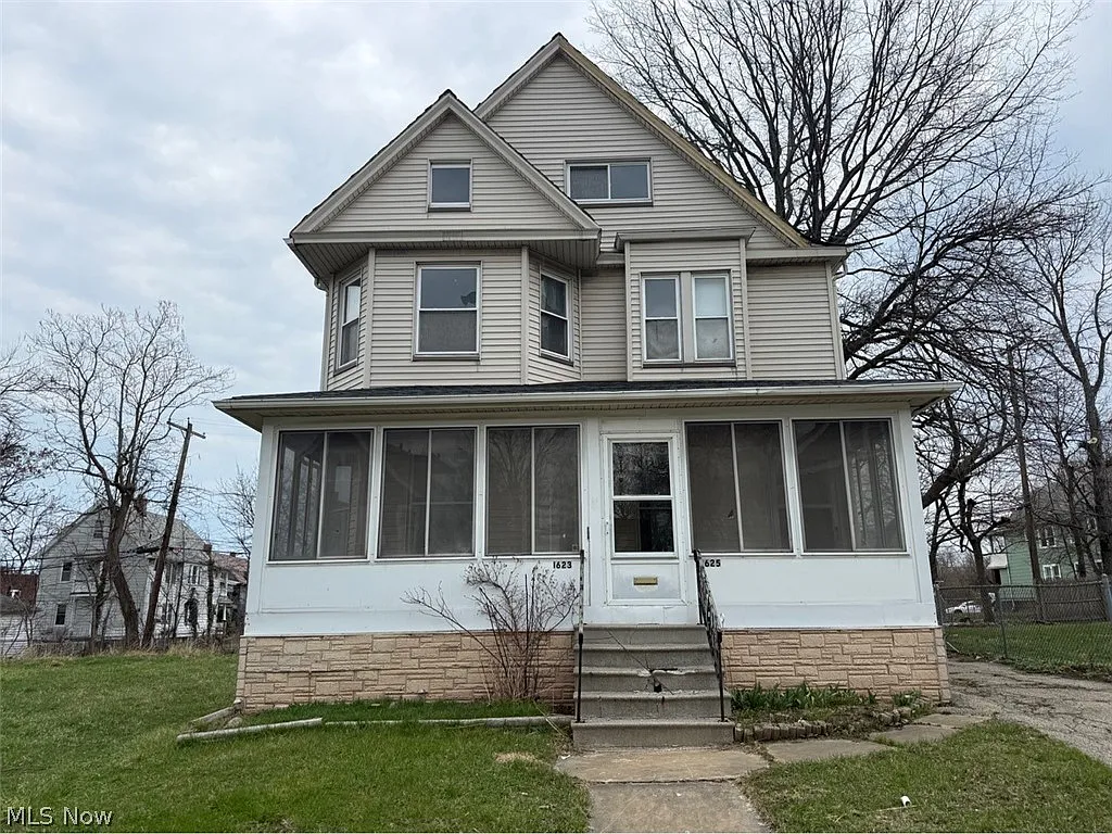 1623 Elsinore Ave photo 1
