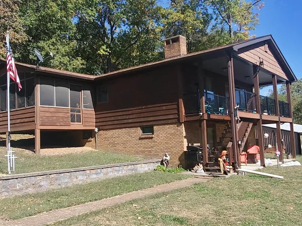 5693 Park Rd, Pinckneyville, IL 62274