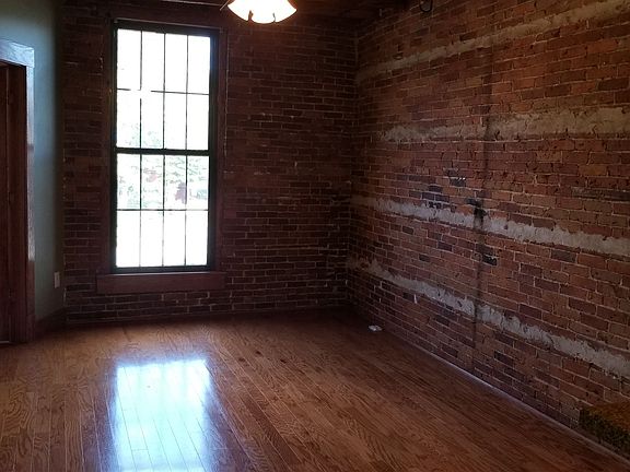 4th image of 8 Central Sq Unit B