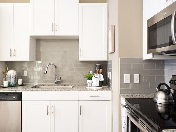 3rd image of 11139 Alterra Pkwy #109749-721
