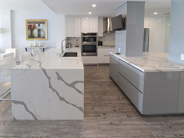 2235 Fisher Island Dr — Photo 10