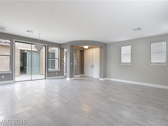 4th image of 2916 Kandahar Ave