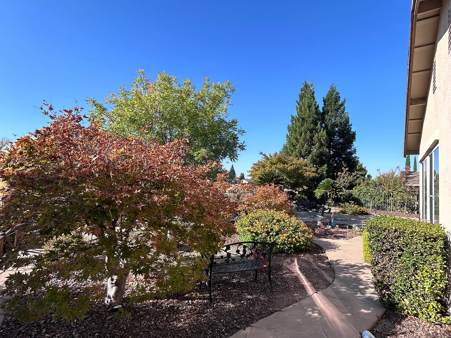 3 bed, 2.5 bath, 2495 sqft, $3,300 — Photo 3