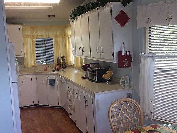 5th image of 8470 Florence Dr
