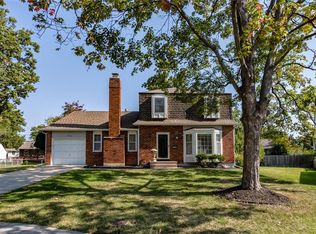 8808 W 97th St, Overland Park, KS 66212