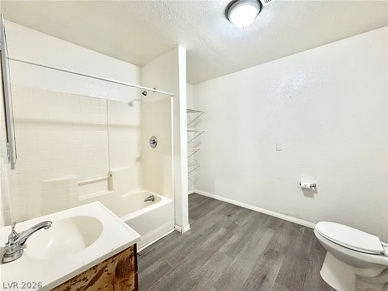 1130 N Leslie St #1 — Photo 7
