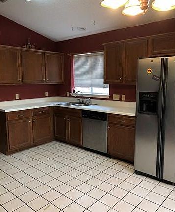 3rd image of 6614 Zequiel Dr