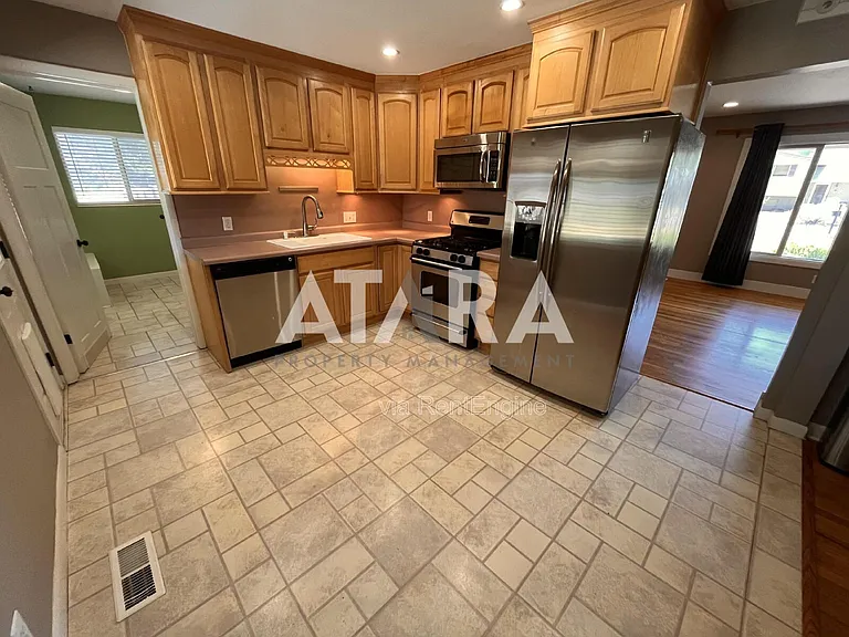8696 S 1645 E — Photo 18