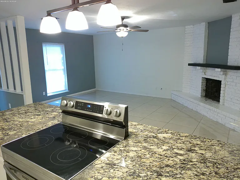 5809 Maiden Ln — Photo 13