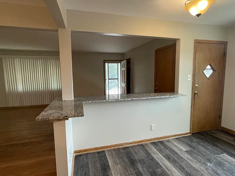 3952 S 43rd St — Photo 5