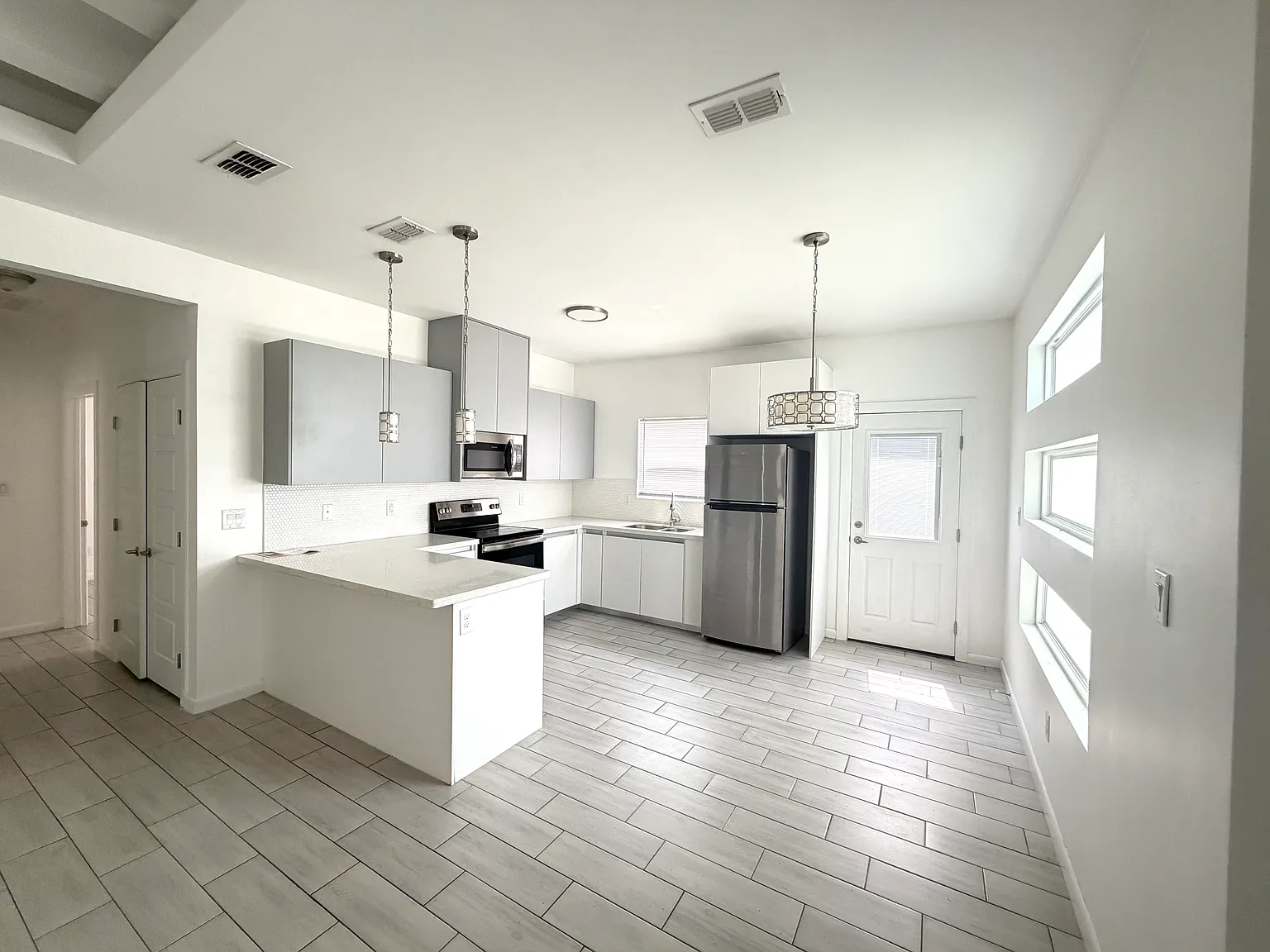 2 bed, 965 sqft, $1,125 — Photo 4
