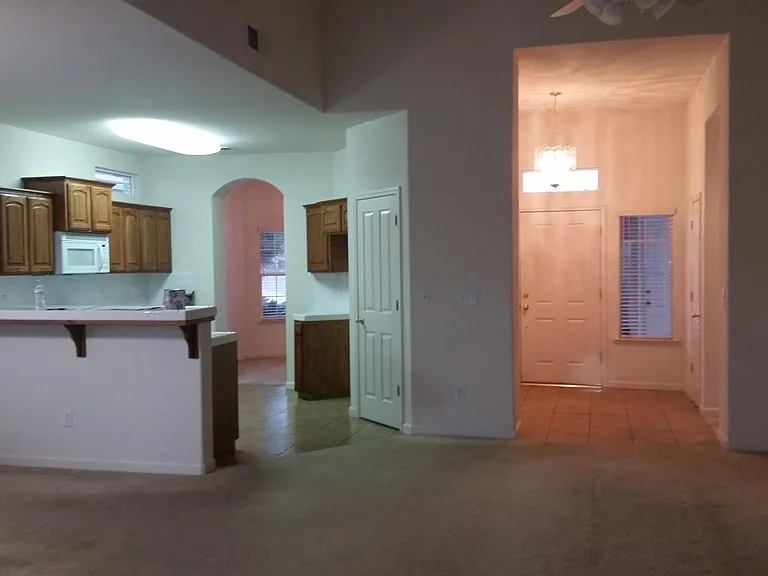 10611 N Tea Party Ln — Photo 5
