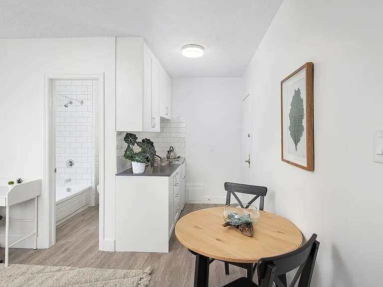 5 Glenavon Rd #B5 — Photo 4