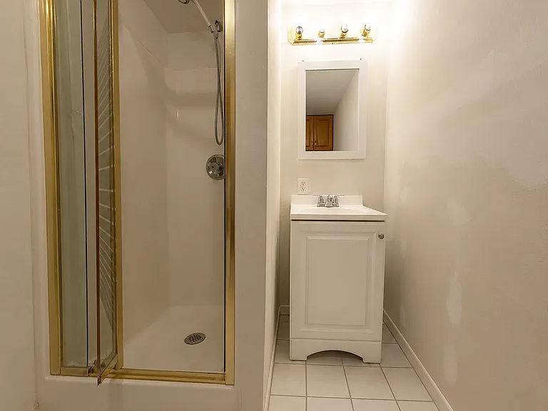 5842 Douglas St — Photo 11