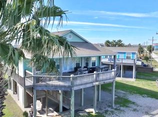 901 Meynig Dr, Crystal Beach, TX 77650