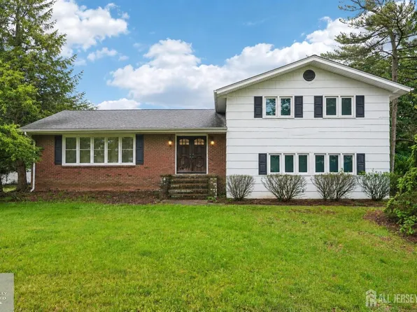 26 Devon Dr, Piscataway, NJ 08854