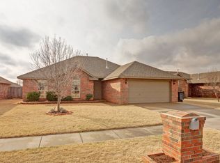 11020 SW 6th St, Yukon, OK 73099