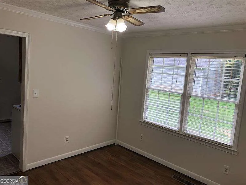 3 bed, 2.0 bath, $1,900 — Photo 4