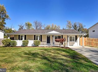 302 W Maple Ave, Sterling, VA 20164