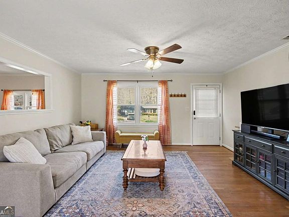4th image of 3461 Ridgecrest Dr