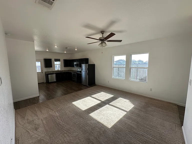143 Peony Ln — Photo 11