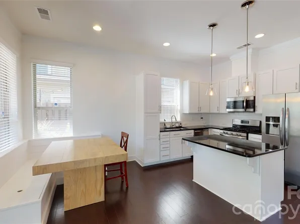 930 Steel House Blvd, Charlotte, NC 28205