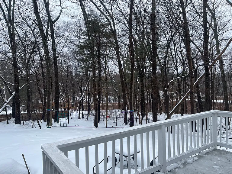 20 Greenleaf Dr — Photo 33