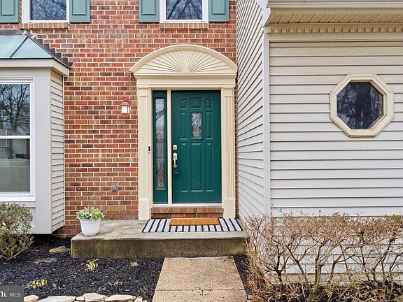 3rd image of 4911 Harrogate Rd SW