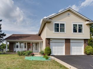1072 Florida Ln, Elk Grove Village, IL 60007
