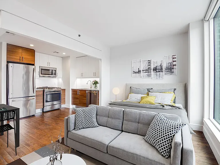 843-847 Lexington Ave #3N — Photo 3