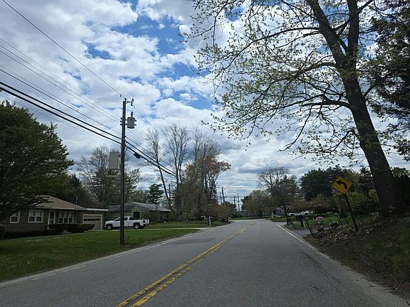 4th image of 18 Dublin Ave