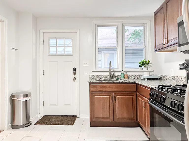 1811 Auburn Ave — Photo 8