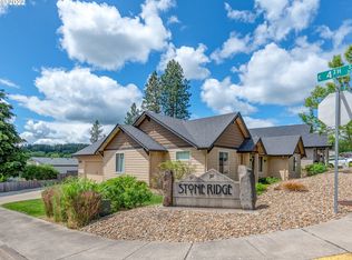 275 E 4th St, Lowell, OR 97452