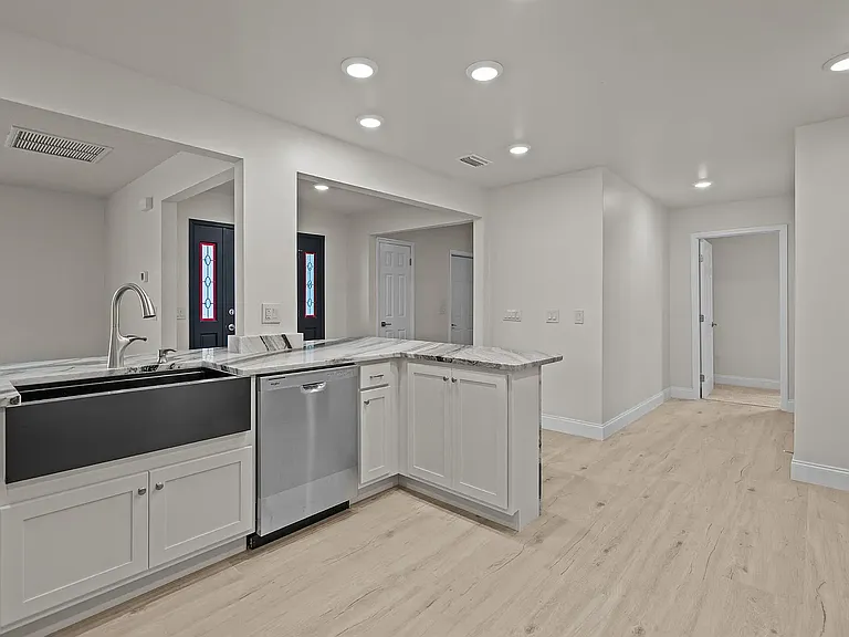 202 Gerona Rd — Photo 23