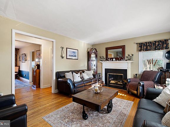 3rd image of 503 N Dupont Rd