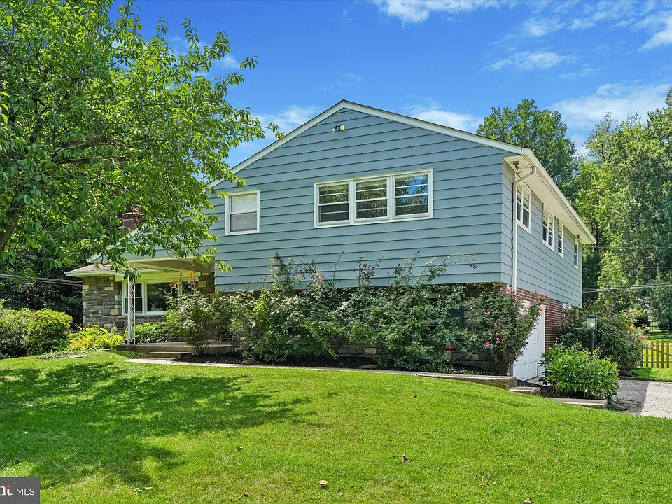 1910 Stone Ridge Ln