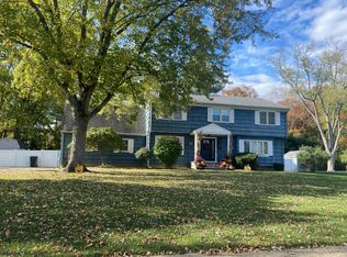 10 Coventry Dr, Freehold, NJ 07728