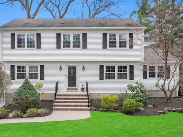 378 Andover St, Wyckoff, NJ 07481