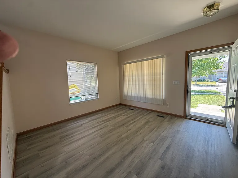 757 Bayles Dr — Photo 6