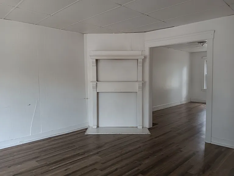 10013 Madison Ave — Photo 3