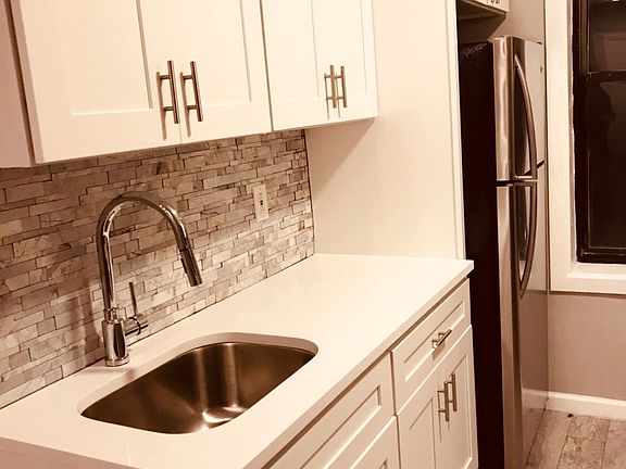 5th image of 3520 Dekalb Ave #1L