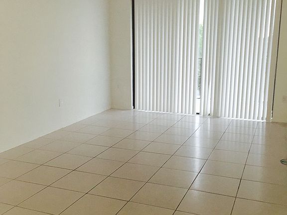 3rd image of 13020 SW 92nd Ave APT A414