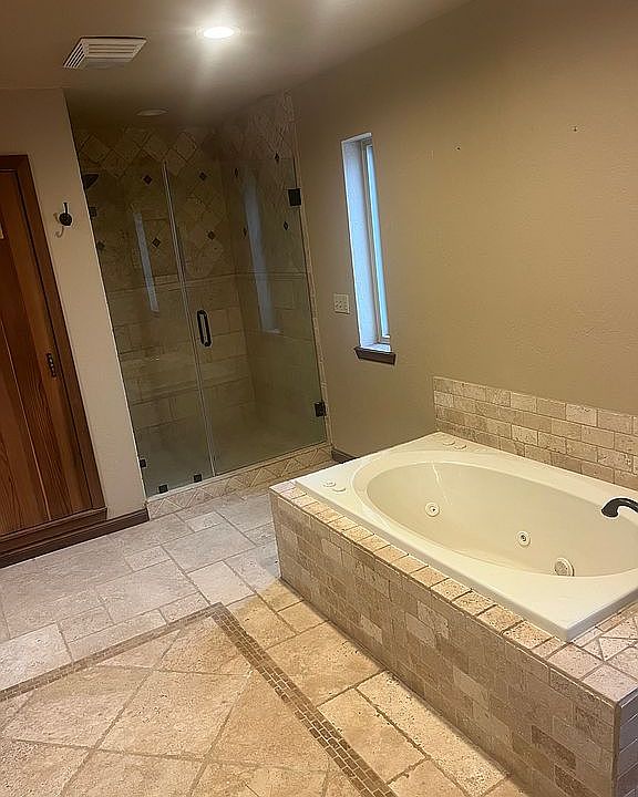 1st image of 1909 Lake View Dr