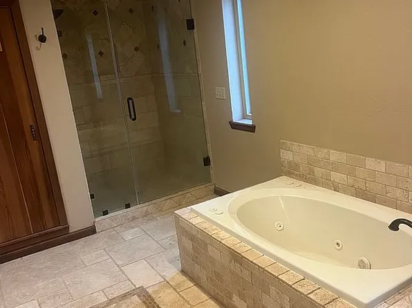 1909 Lake View Dr, Perry, OK 73077