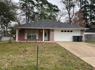 203 Pine Valley St, Huntsville, TX 77320